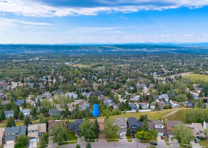 111 Hawksbrow Drive NW — photo 1