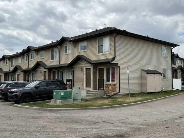 Property Photo:  270 Saddlebrook Point NE  AB T3J 0G5 