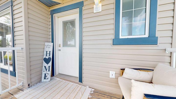 Property Photo:  9009 93 Avenue  AB T8X 0A3 
