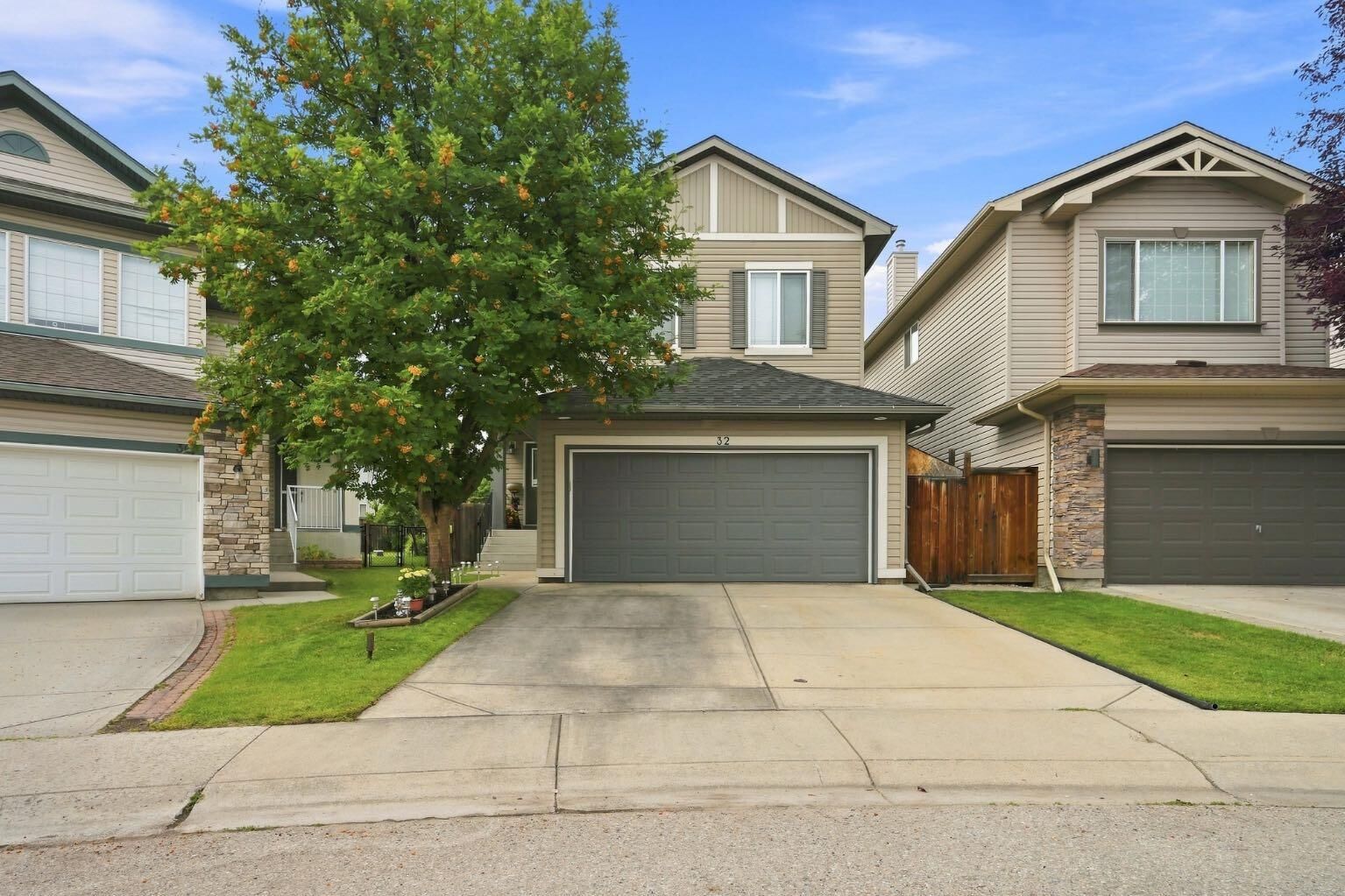 Property Photo: 32 Tuscany Ravine Crescent NW AB T3L 2X1