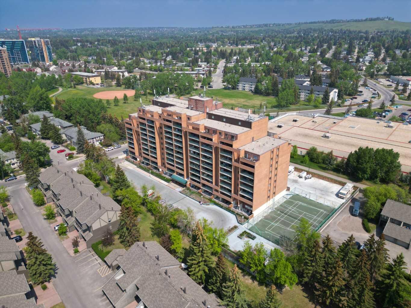 Property Photo: 5204 Dalton Drive NW 716 AB T3A 3H1