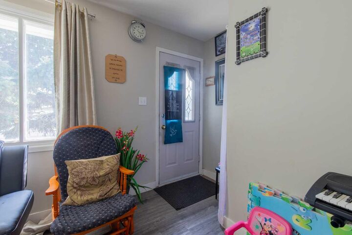 Property Photo:  1827 16 Avenue S  AB T1K 0Z3 