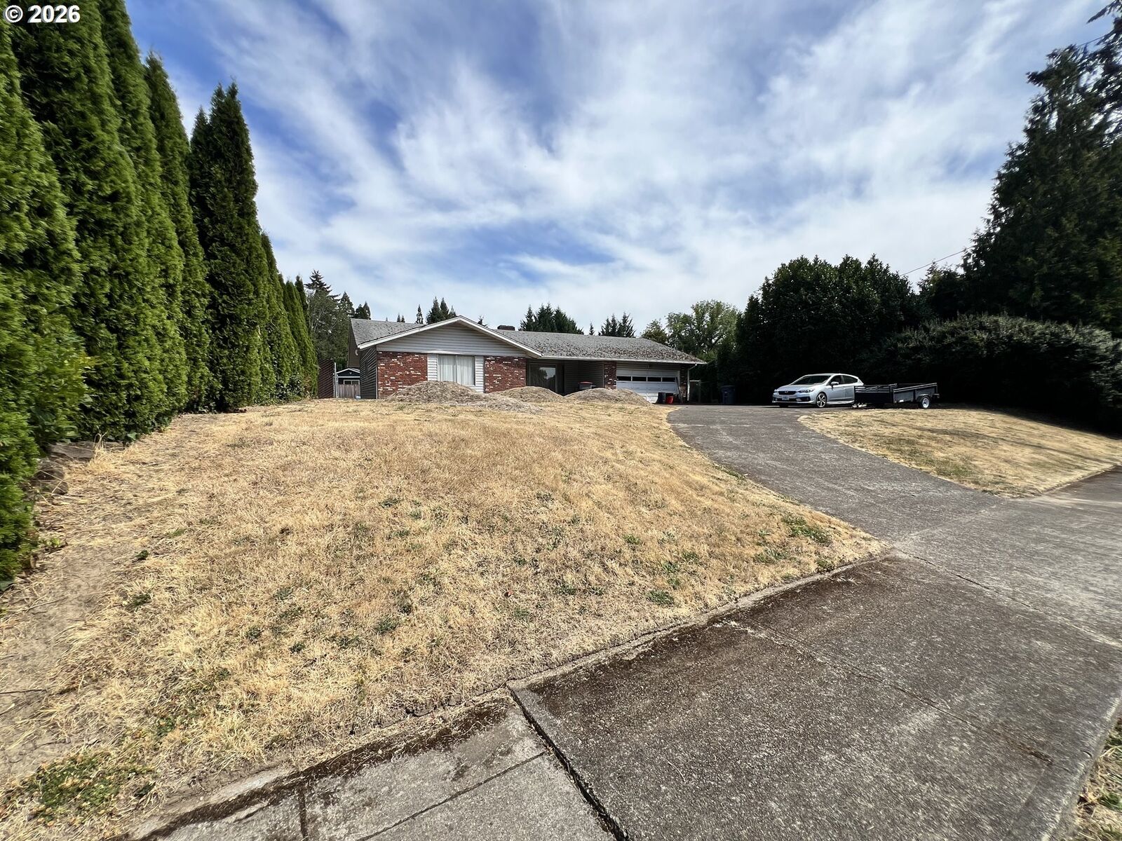 Property Photo:  310 SE Dayton Ave  OR 97128 