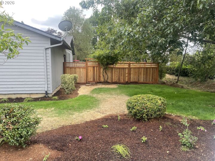 Property Photo: 374 Warner Parrott Rd OR 97045