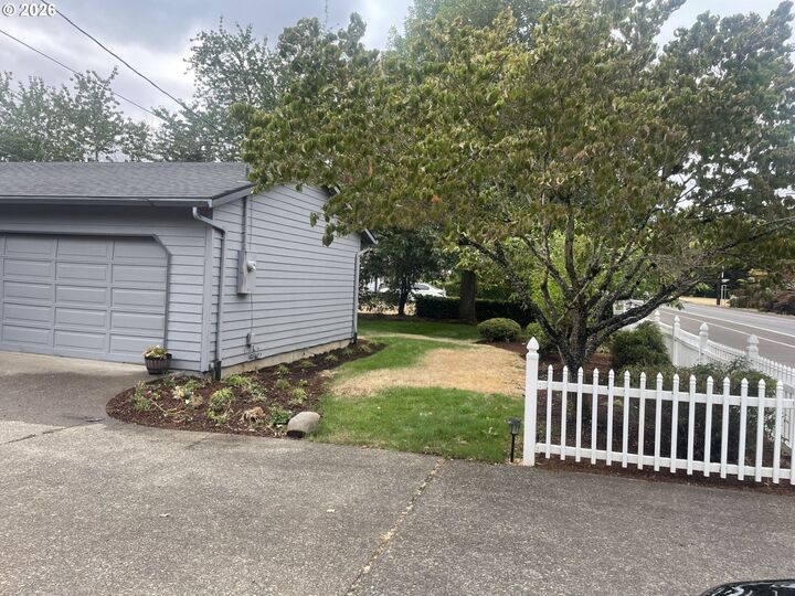 Property Photo:  374 Warner Parrott Rd  OR 97045 