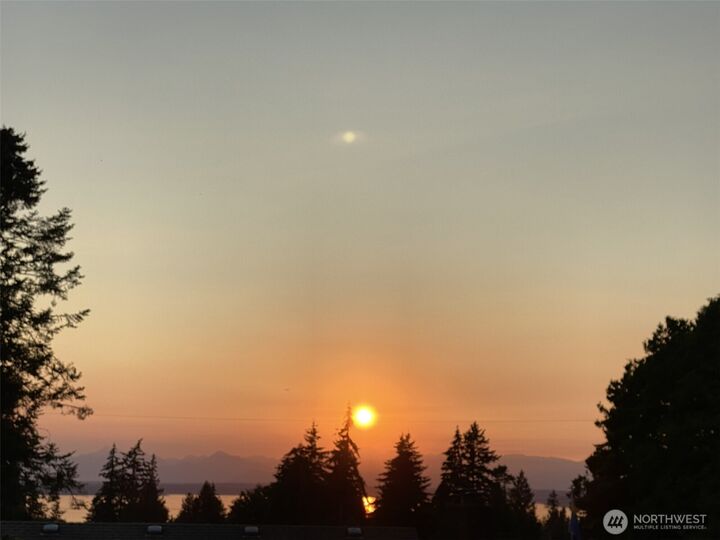 Property Photo:  11711  Greenwood Ave N B  WA 98133 