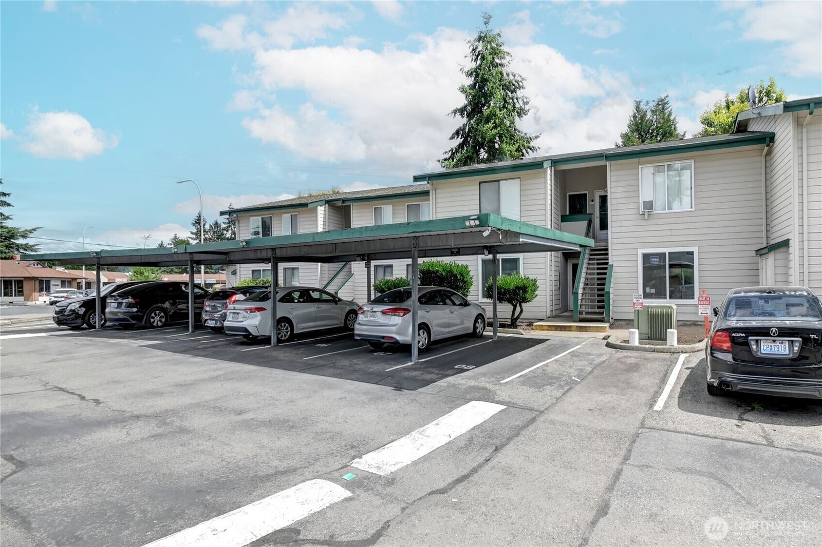 Property Photo:  1102  8th Street NE 6  WA 98002 