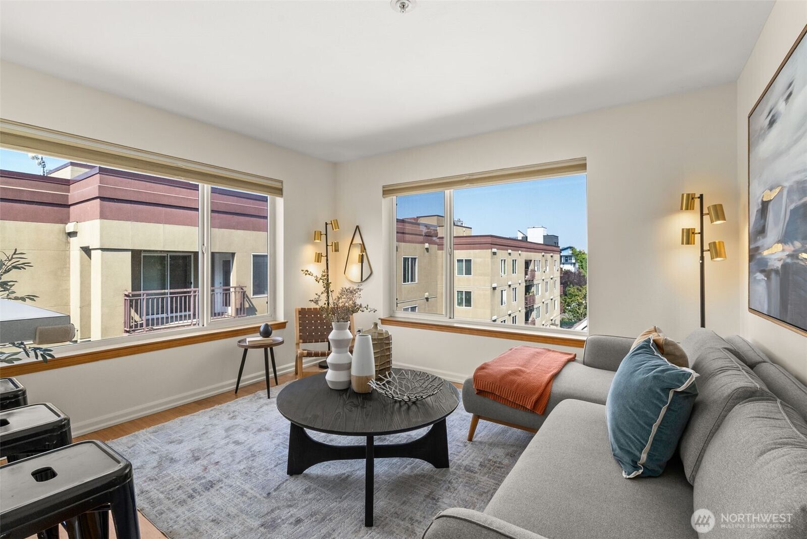 Property Photo: 712 E Denny Way 501 WA 98122