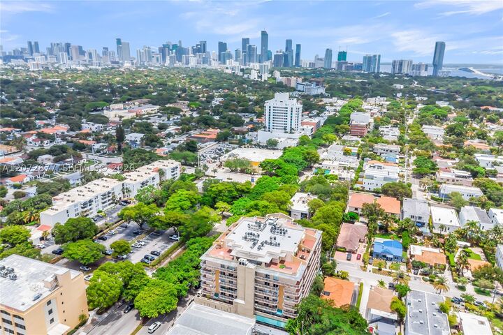 Property Photo:  1650 Coral Way Ph-9  FL 33145 