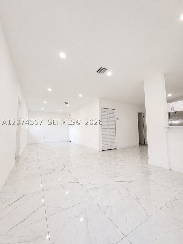 Property Photo:  980 NW 13th St  FL 33030 
