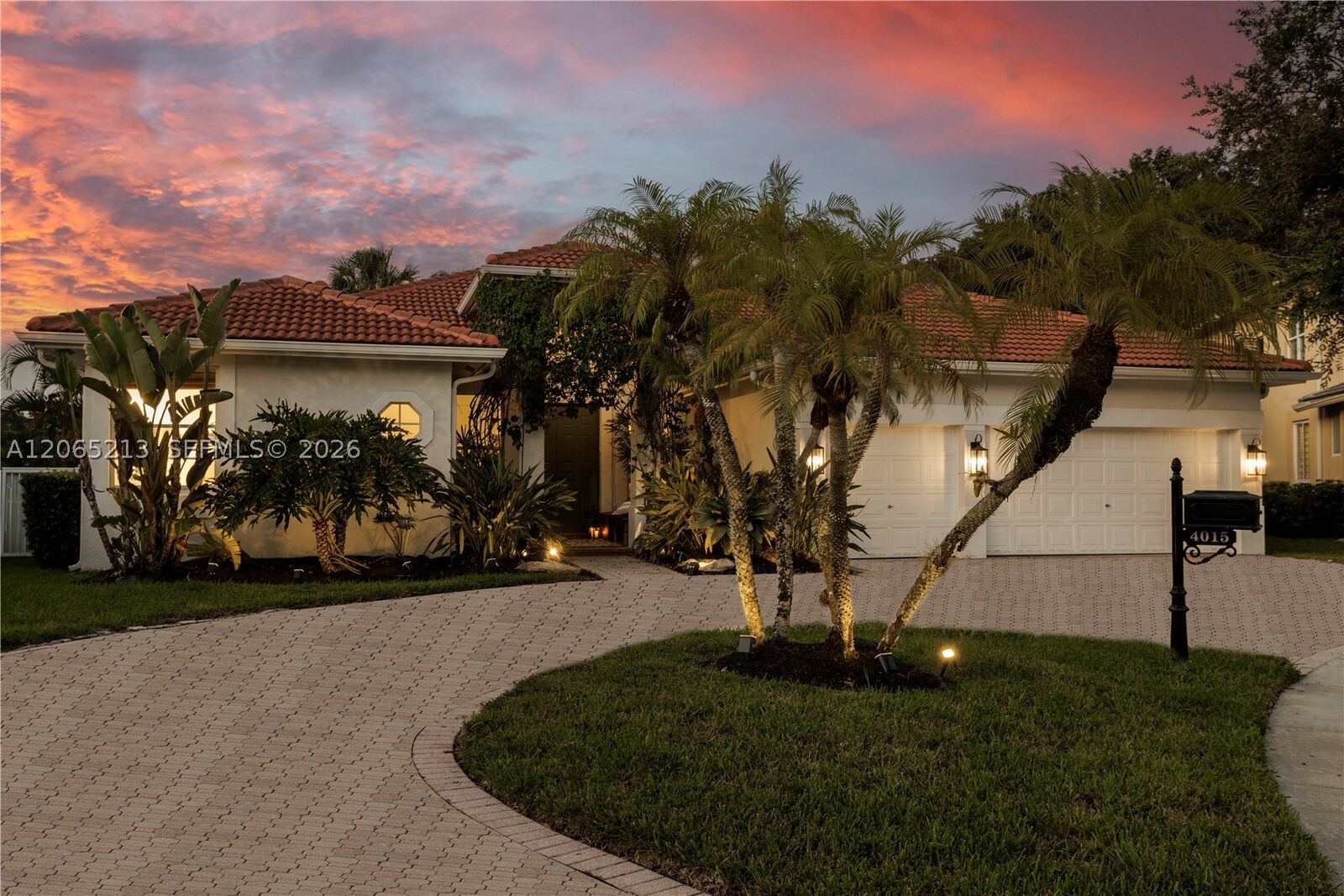 Property Photo:  4015 Crossbill Ln  FL 33331 