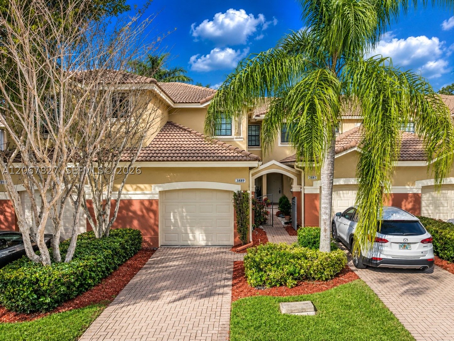 Property Photo:  3889 Tree Top Dr 3889  FL 33332 