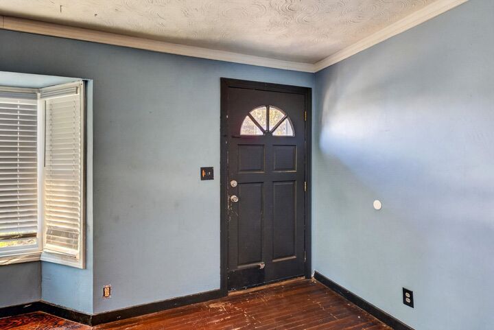 Property Photo: 1307 E Gordon Ave WA 99207