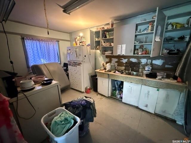 Property Photo: 1016 17th Street W SK S6V 3Y8