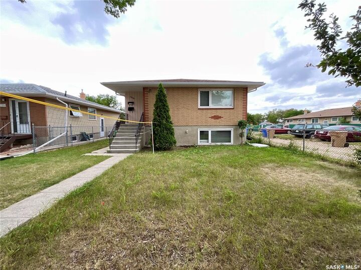 Property Photo: 1208 Bond Street SK S4N 1W9