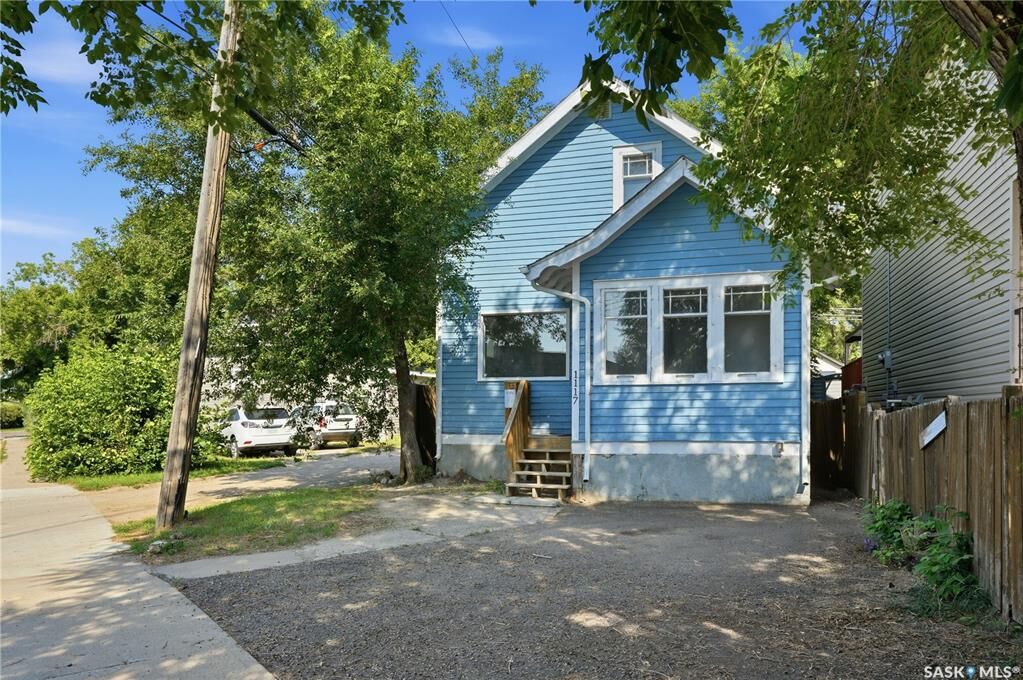 Property Photo: 1117 Kilburn Avenue SK S7M 0J6