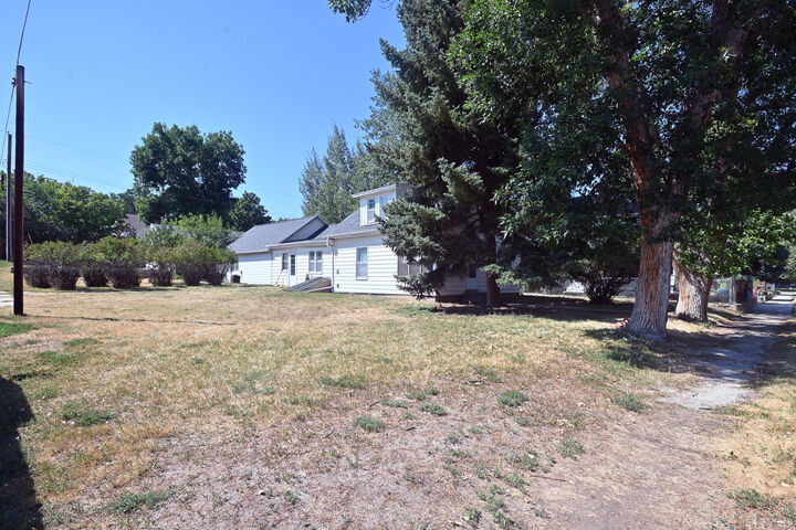 Property Photo:  810 Bellevue Avenue  WY 82801 