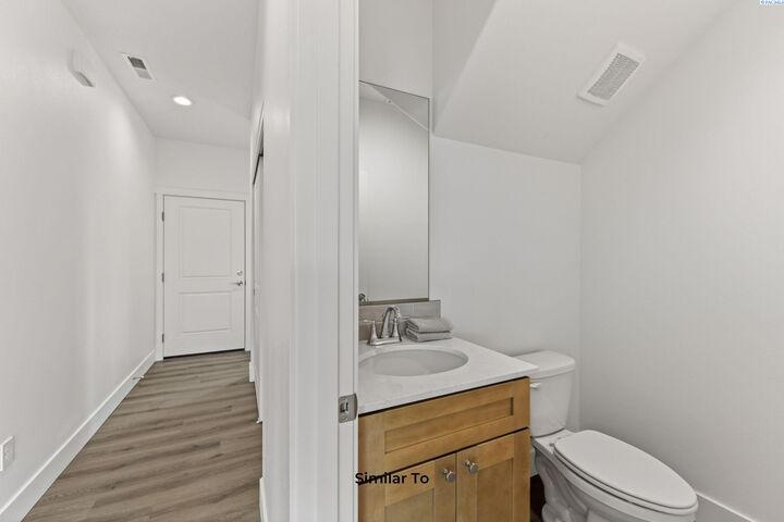 Property Photo: 5904 Redtail Dr WA 99301