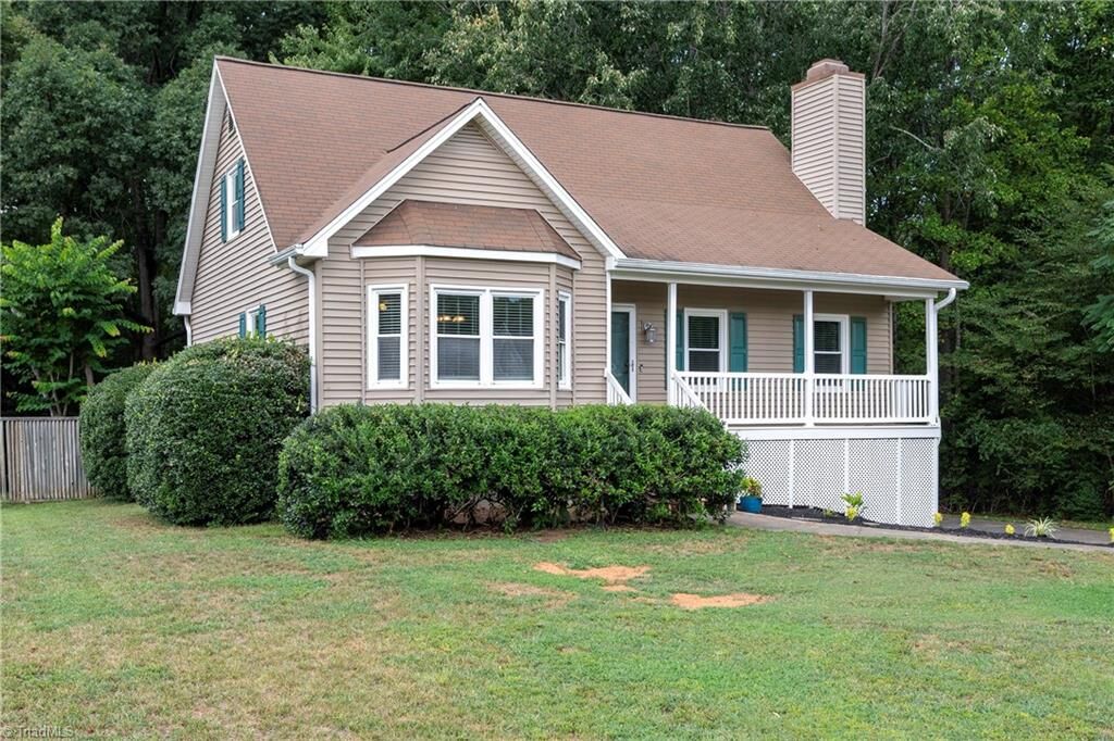 Property Photo: 1113 Ridgecliff Drive NC 27045