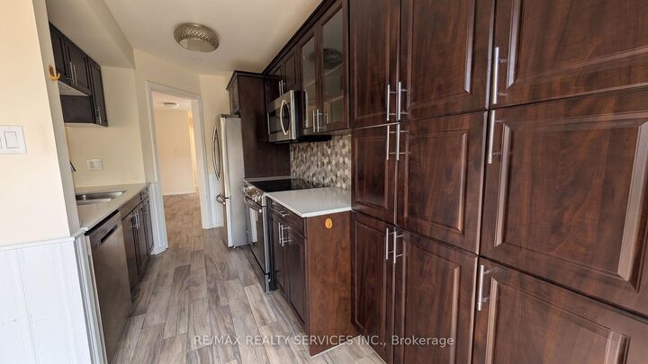 Property Photo: 11 Beverly Lane ON L7G 5L7