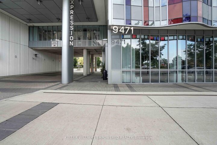 Property Photo: 9471 Yonge Street N 811 ON L4C 0Z5