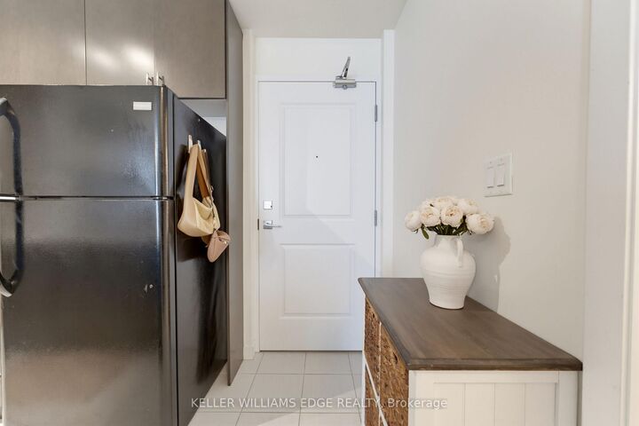 Property Photo:  85 Robinson Street 608  ON L8P 0B9 