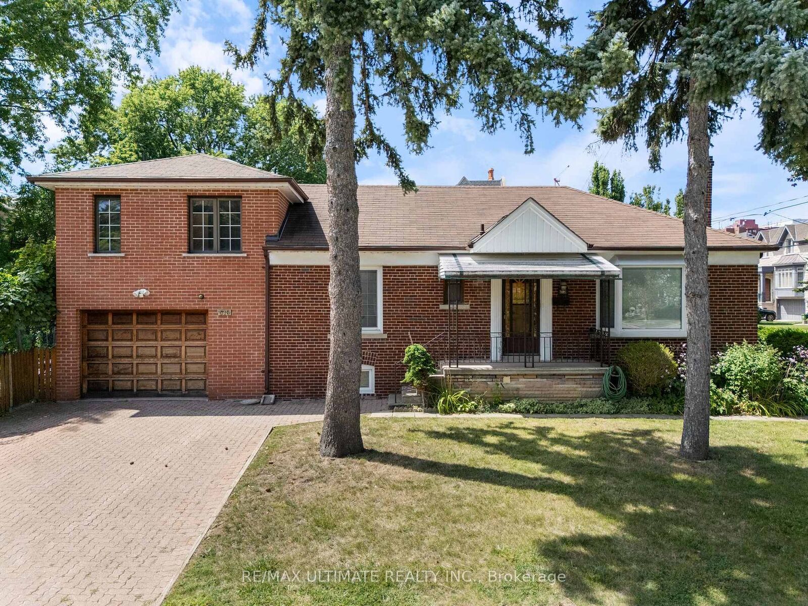 Property Photo: 519 Douglas Avenue ON M5M 1H7