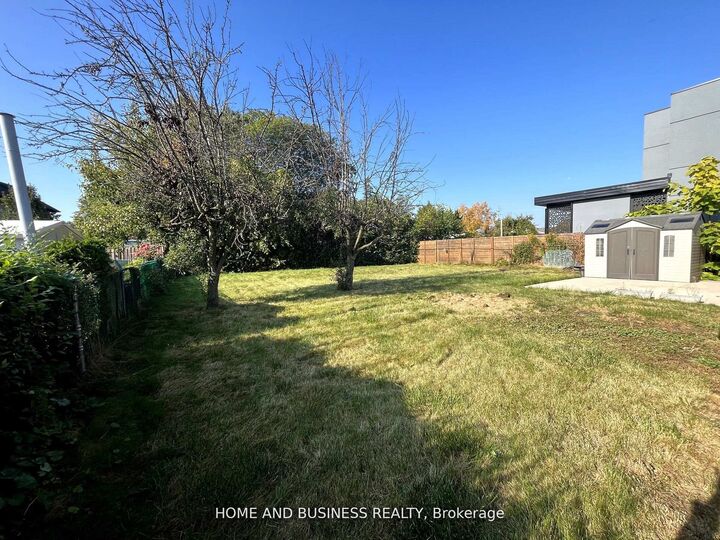 Property Photo: 376 Ashbury Road ON L6K 2M7