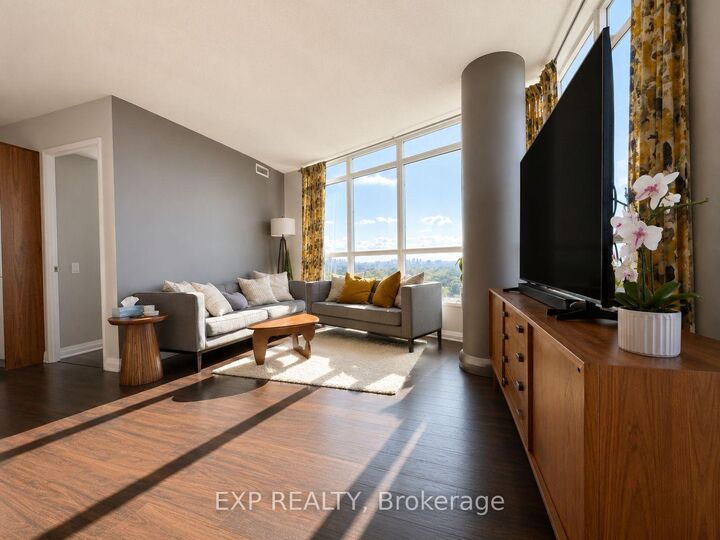 Property Photo:  1 Valhalla Inn Road 1807  ON M9B 1S9 