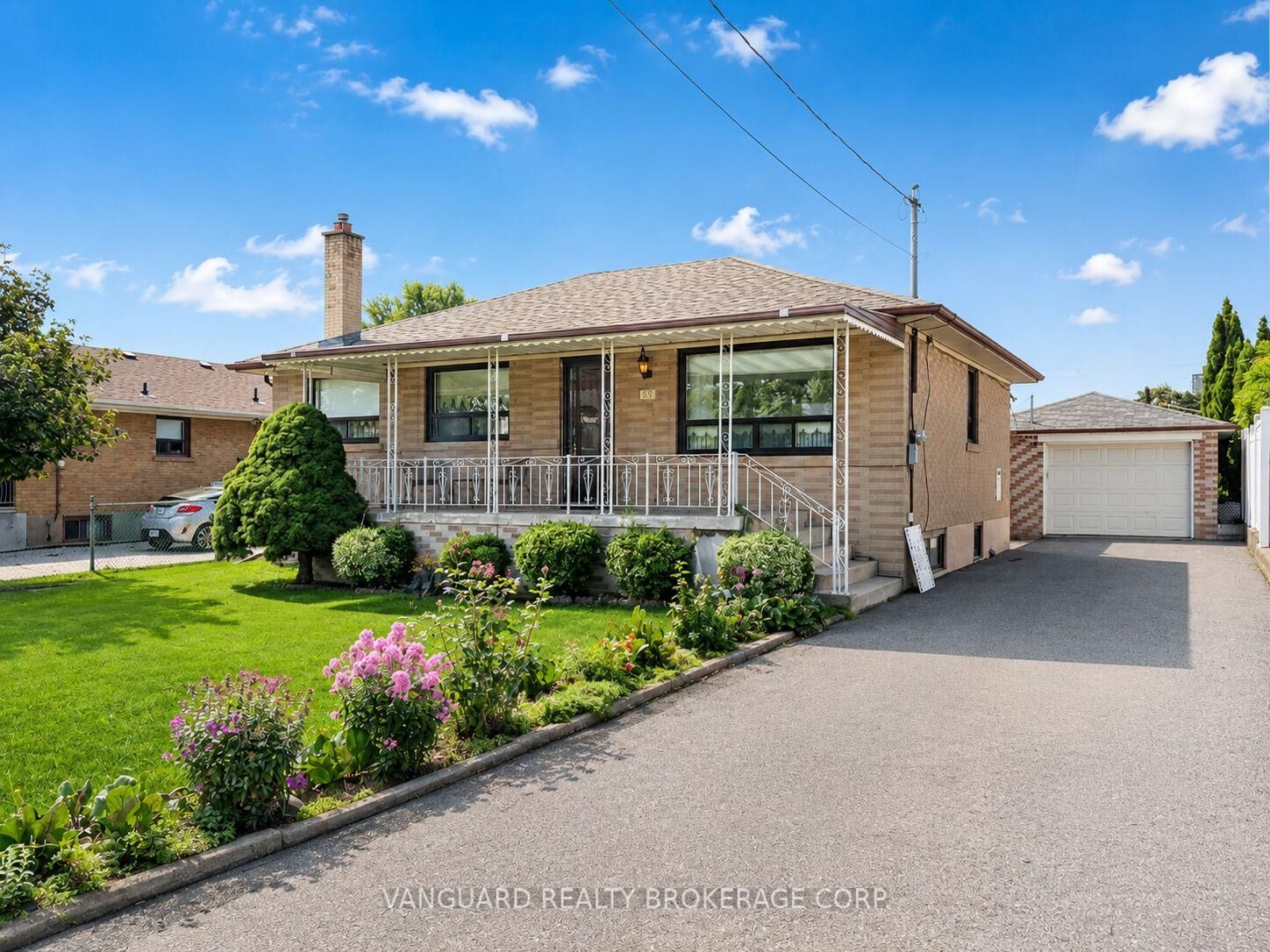 Property Photo:  43 Spalding Road  ON M3K 1J8 
