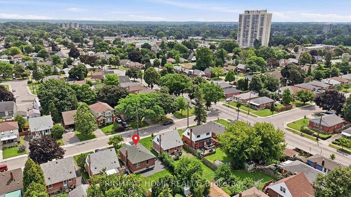 Property Photo: 156 E 36th Street ON L8V 3Z4
