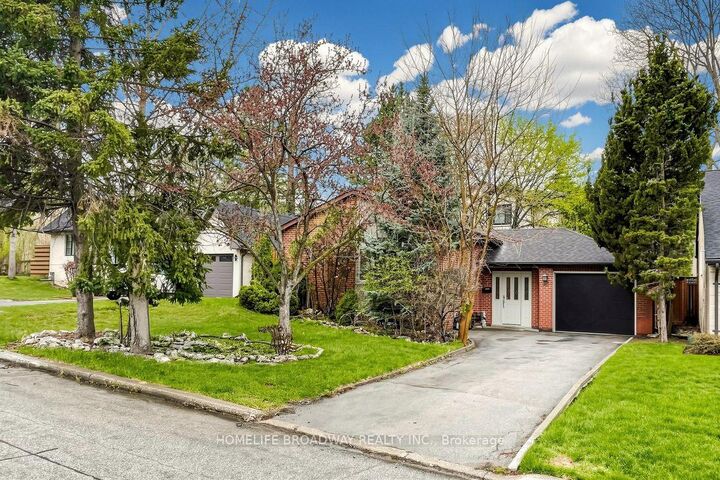 Property Photo:  36 Bradgate Road  ON M3B 1J7 