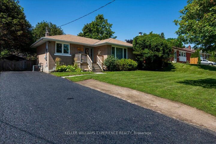 Property Photo:  92 Johnson Street  ON L4M 4R3 