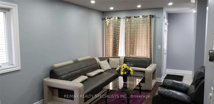 Property Photo:  1361 Quest Circle Main &Amp 2nd  ON L5N 8B7 