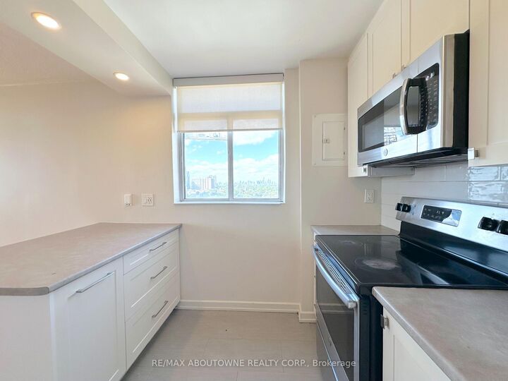 Property Photo:  30 Denton Avenue 1524  ON M1L 4P2 