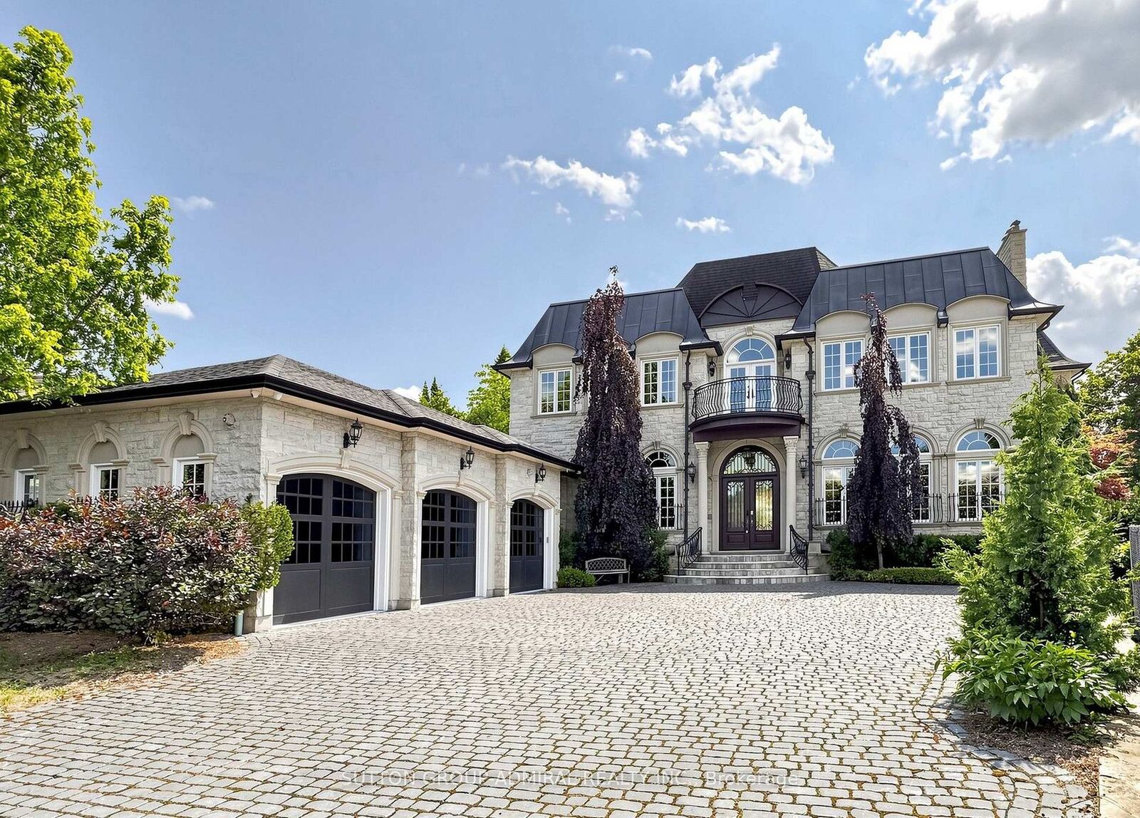 Property Photo: 187 Davidson Drive ON L4L 1M2