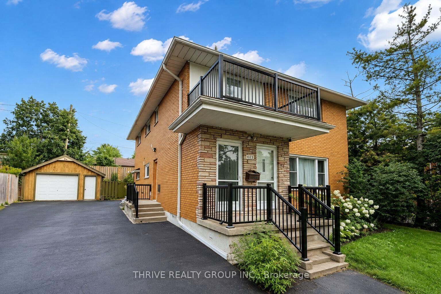 Property Photo:  1023 Eagle Drive Upper  ON N5Z 3H4 