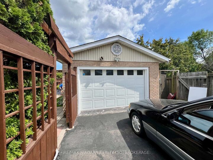 Property Photo: 6196 Kirkland Drive ON L2H 2A6