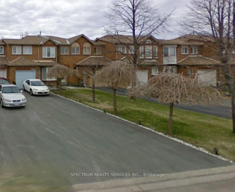 Photo de la propriété:  518 Galaxy Court  ON L5R 2R2 