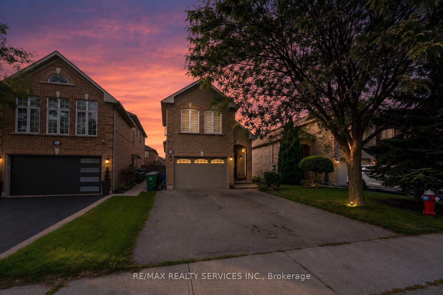 Property Photo:  50 Sunny Glen Crescent  ON L7A 2C6 