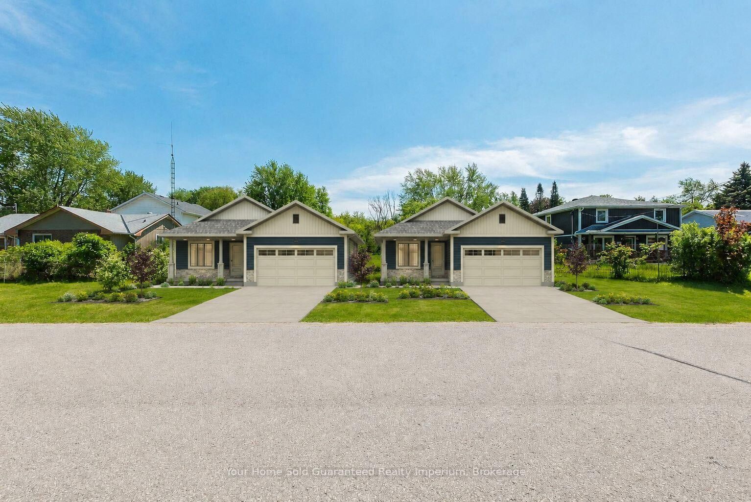 Property Photo: 277-279 Annshiela Drive ON L4P 3A6