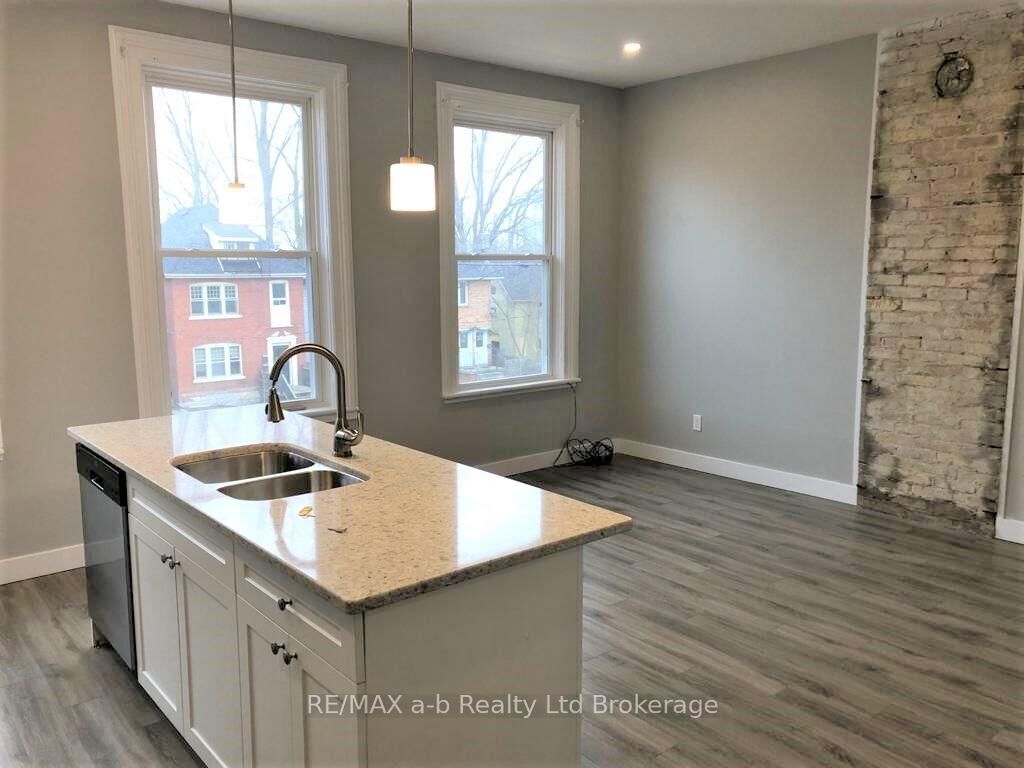 Property Photo:  44 Stanley Street 2  ON N6C 1B1 