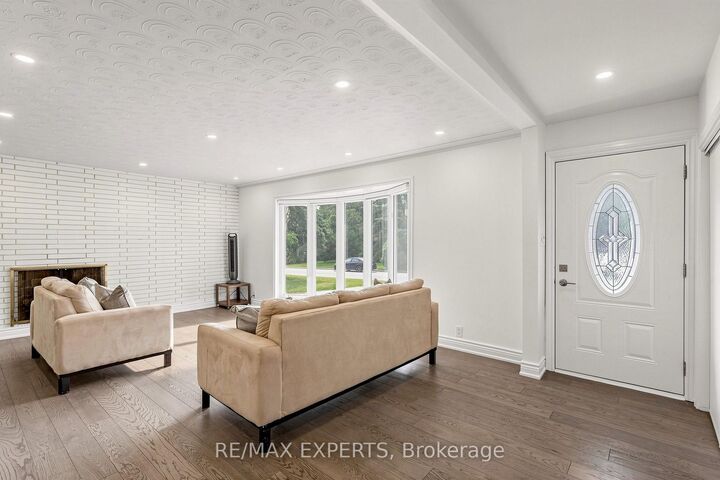 Property Photo: 8 Longbridge Road ON L4J 1L5