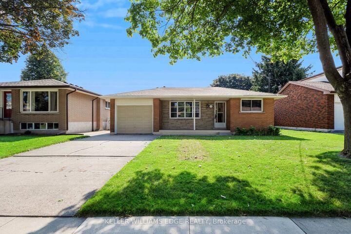 Property Photo:  35 Burrwood Drive  ON L9C 3S9 