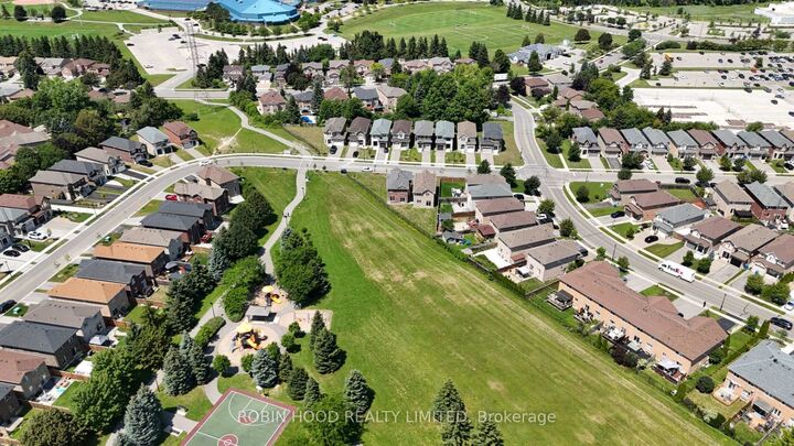 Property Photo: 398 Rita's Avenue - ON L3X 2N1