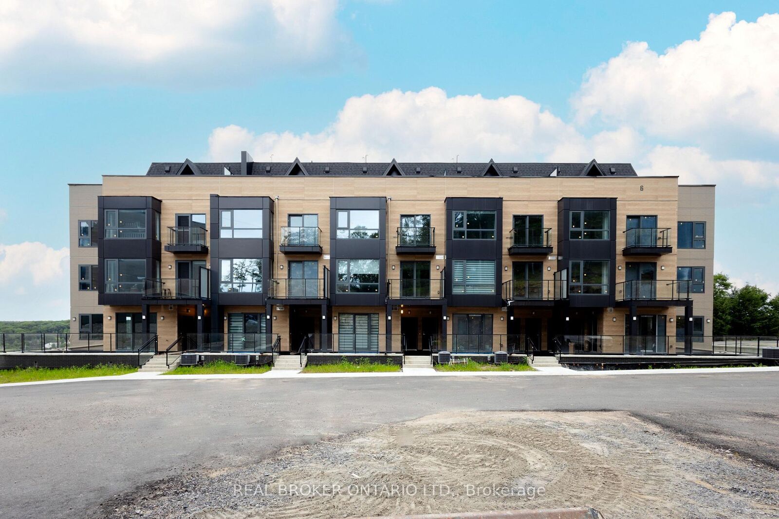 Property Photo:  6 Suncrest Lane  ON P1H 1G1 
