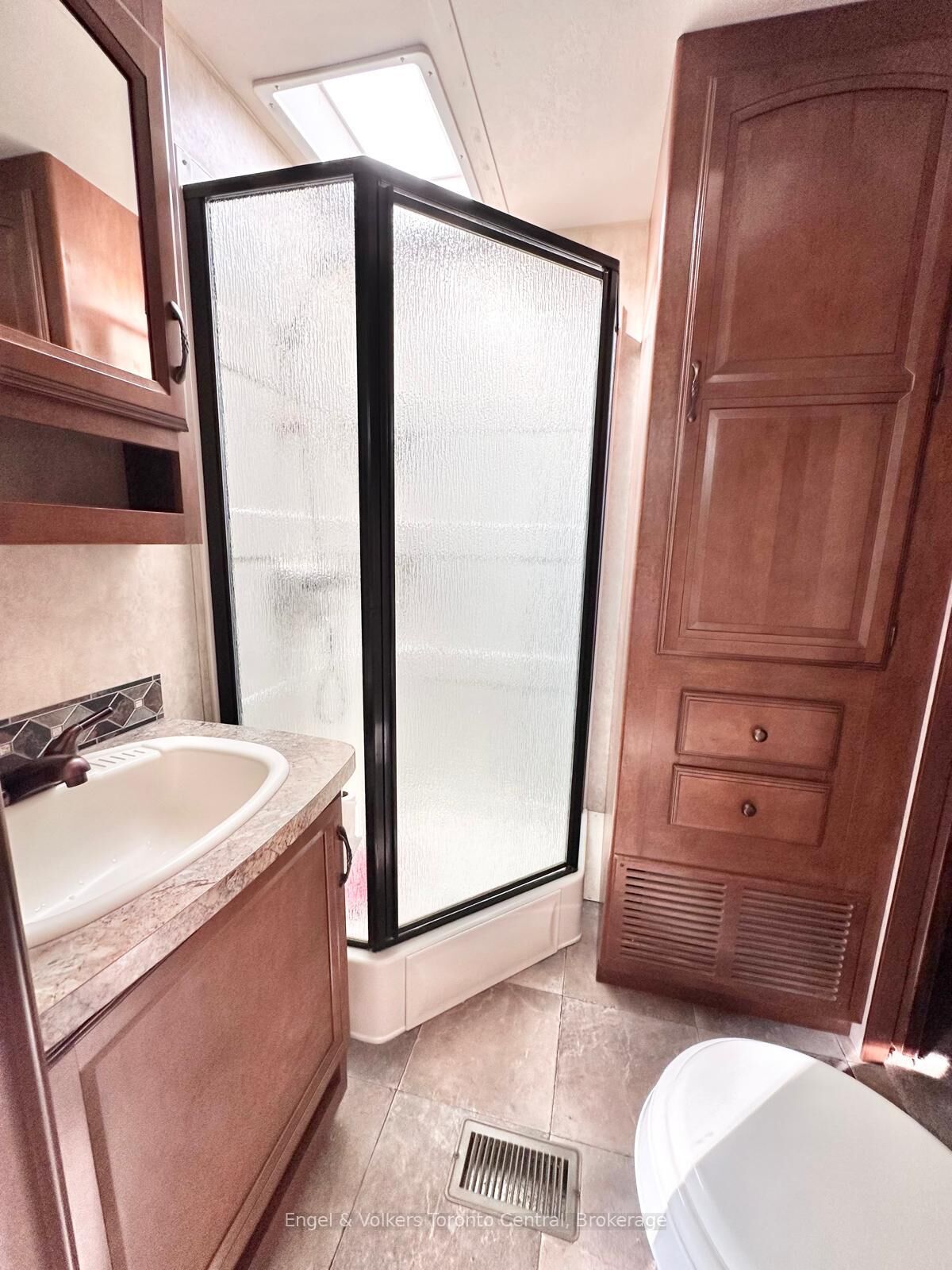 Property Photo:  7489 Sideroad 5 E N/A S 8  ON N0G 2L0 