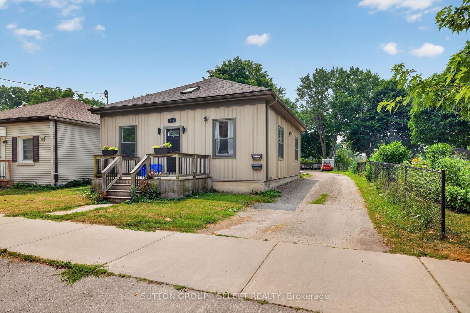 Property Photo: 431 South Street ON N6B 1C1