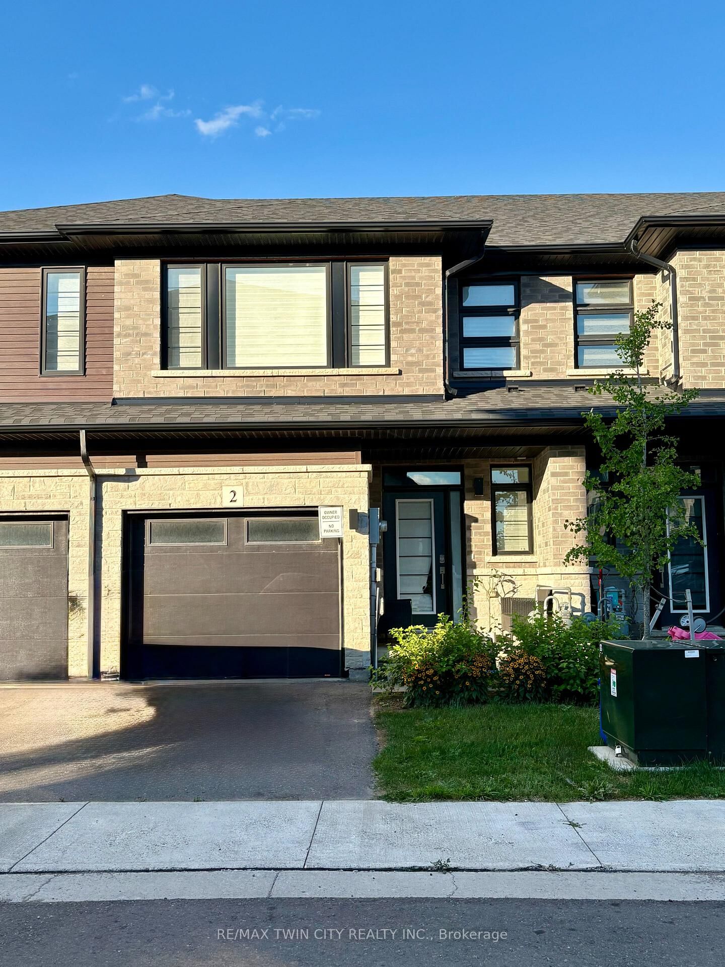 Property Photo:  461 Blackburn Drive 2  ON N3T 0W9 