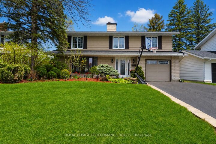 Property Photo: 1841 Beattie Avenue ON K1H 5R7